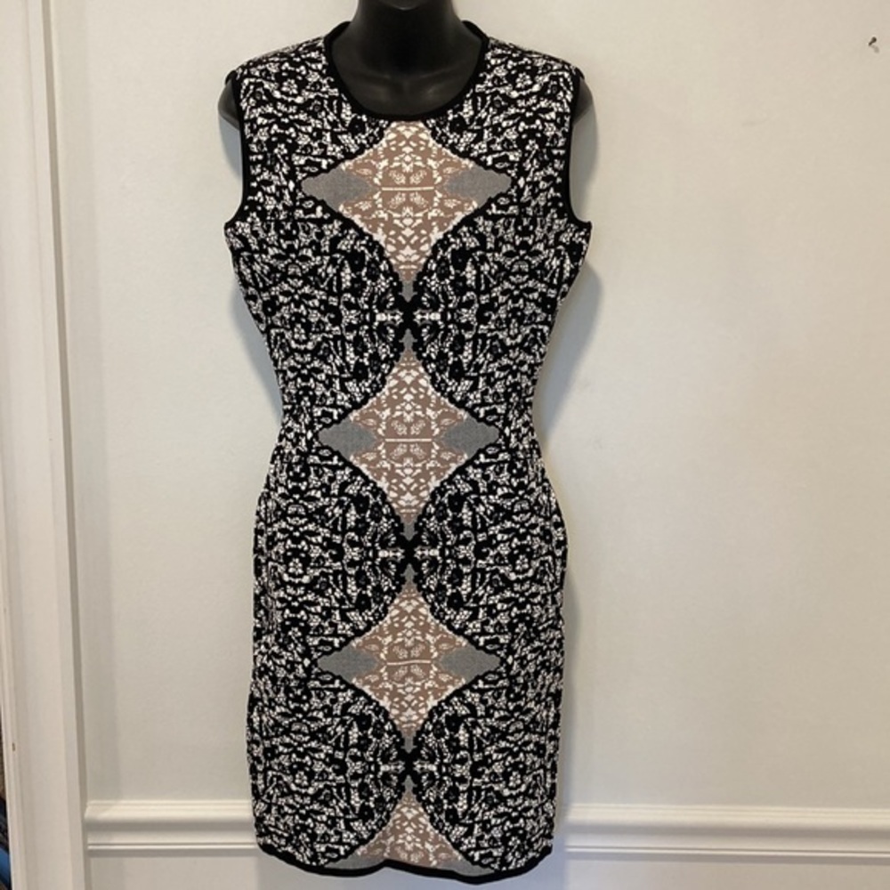 BCBGMAXAZRIA Black, White, Tan, Sleeveless Print Dress Size Small